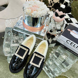 Front view of Roger Vivier luxury piece style No.087