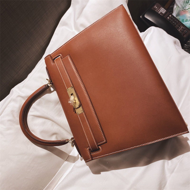  Contemporary tote bag carried on shoulder 10