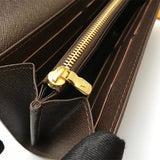  tailored everyday bag detail view showing craftsmanship 8