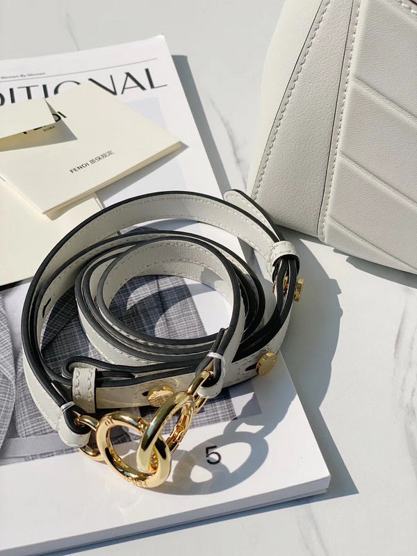 Ziva's Charm handbag – product shot (23cm*18cm*12cm)