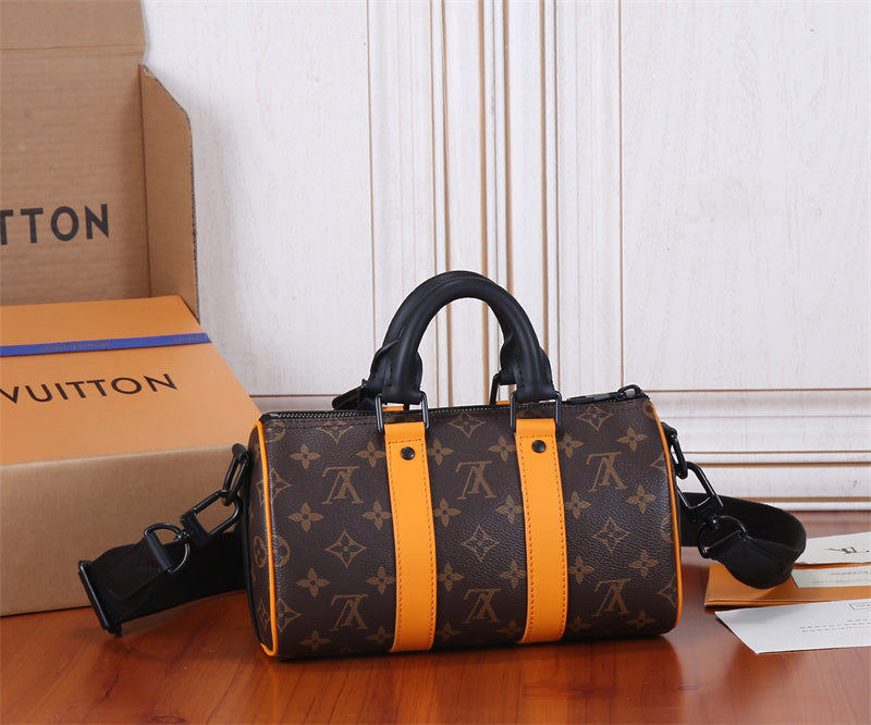  Structured carryall bag carried on shoulder