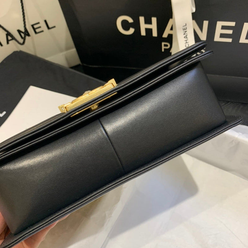  women's handbag, mid design, view 6