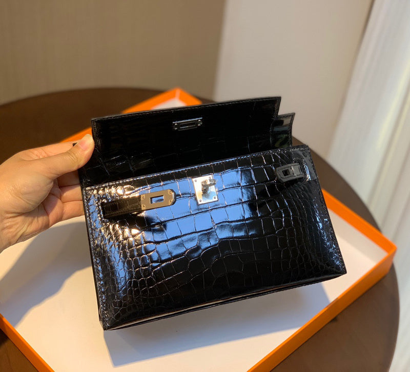 Clean-Lined bag shown from front angle