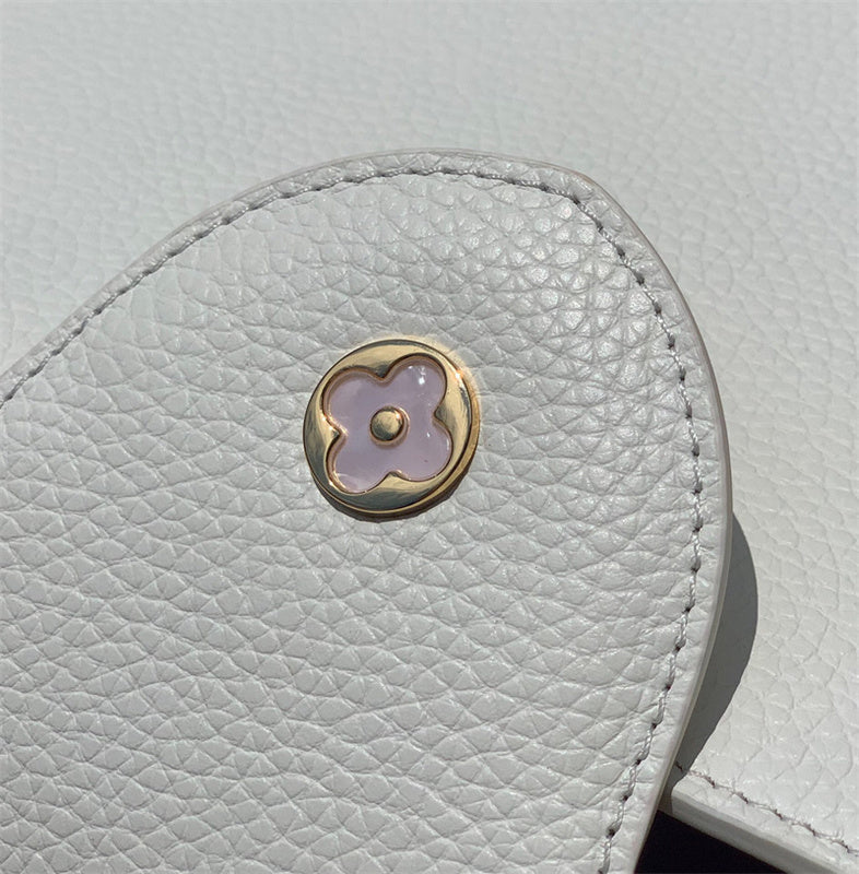  curated everyday bag detail view showing craftsmanship 26