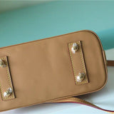  everyday crossbody bag styled with outfit