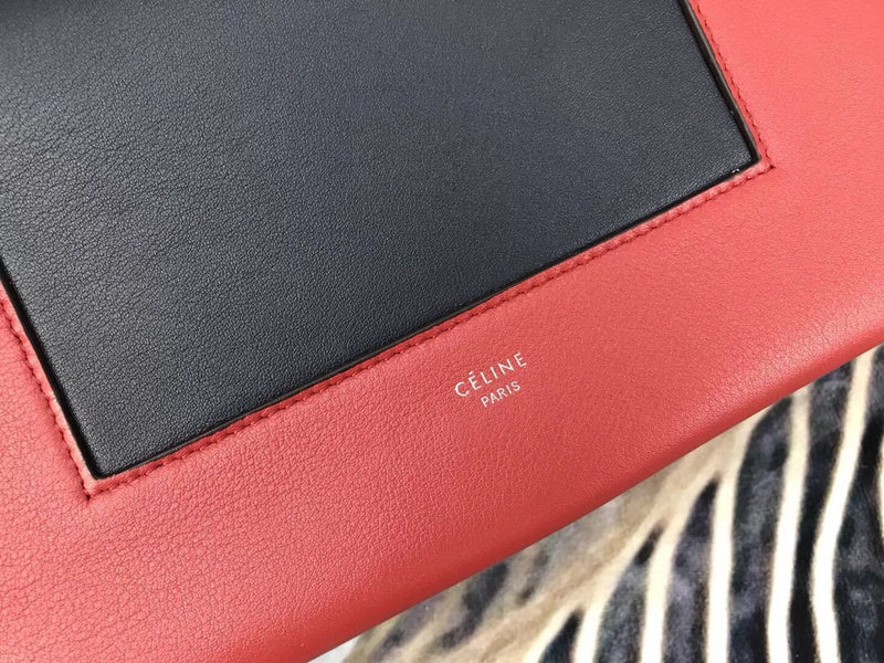 Handle and strap detail of statement modern women's handbag – women's statement bag