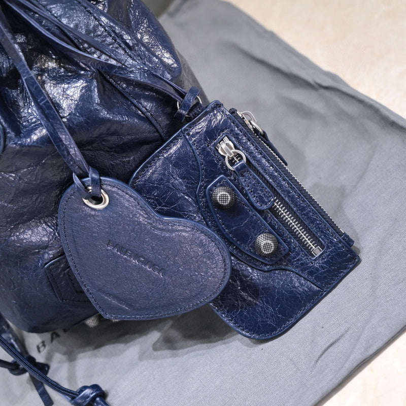 Zivas Charm Versatile Design Statement Handbag (Timeless Wardrobe Addition) – Styled Look 2