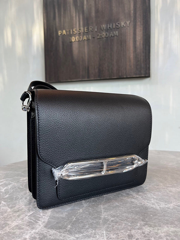 Interior view of timeless premium bag