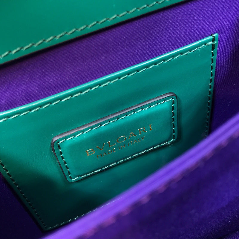 Structured Vegan Leather Handbag - Versatile Everyday Design | Women's Luxury Handbag #1763 - close-up detail shot (image 3) of designer-inspired handbag