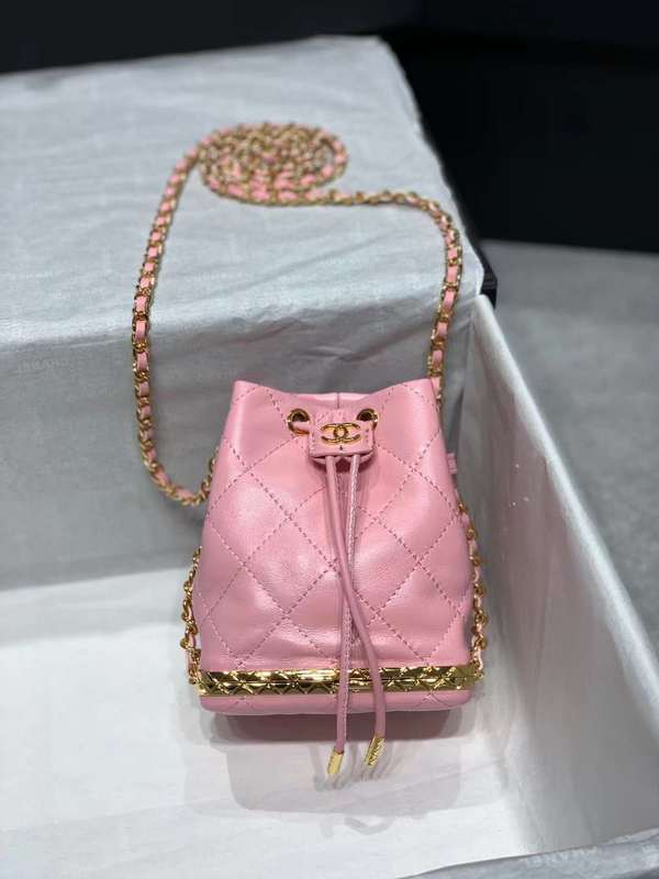 Zivas Charm Refined Structure Luxury Handbag (Considered Detail & Form) – Close-Up Detail