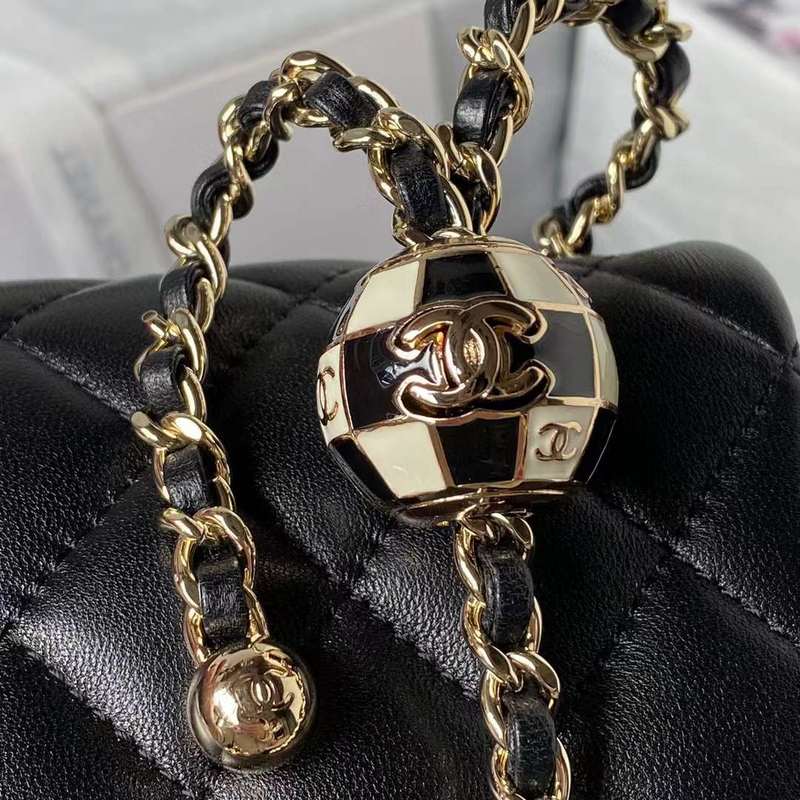 Zivas Charm Chic Craftsmanship Luxury Handbag (Refined Modern Silhouette) – Interior View