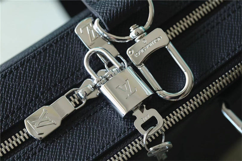 satchel close-up of hardware and finish