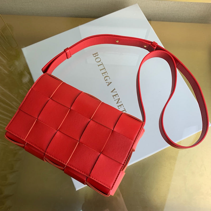 Modern Premium PU Leather Handbag - Versatile Everyday Design | Women's Everyday Carry Handbag #1747 - product detail shot (image 10) of designer-inspired handbag