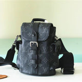  Elegant carryall bag front view