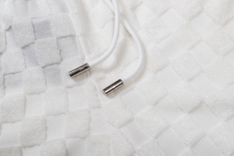 Full styled look of Louis Vuitton cotton t-shirt with runway-inspired design