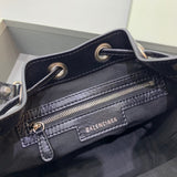 Understated Vegan Leather Handbag - Premium Craftsmanship Detailing | Women's Premium Handbag #308 - texture close-up (image 9) of designer-inspired handbag