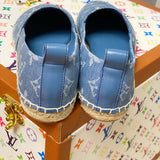 Three-quarter angle view of Louis Vuitton luxury piece style No.112