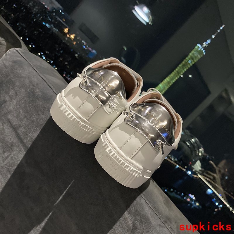 Givenchy shoes Style 080 - packaging and accessories