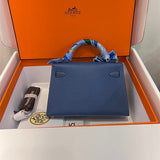  Essential shopper bag carried on shoulder