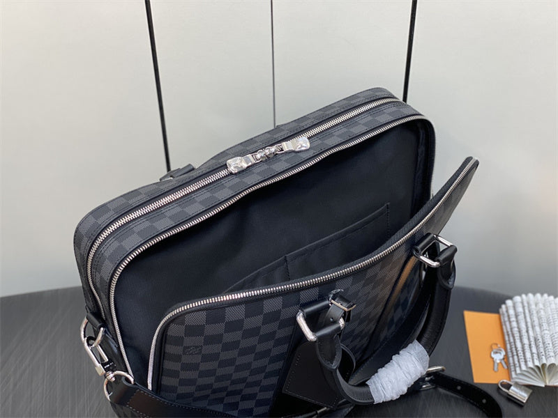  crossbody bag interior and compartment view 9