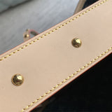  Smart top-handle bag front view 7