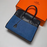  Understated everyday bag front view