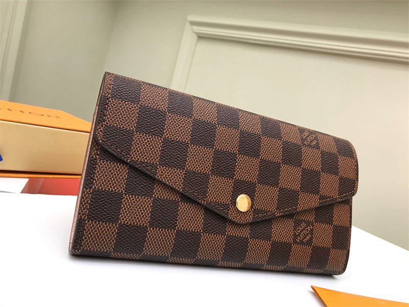  Understated everyday bag carried on shoulder 10