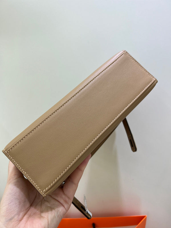 Interior view of streamlined premium bag