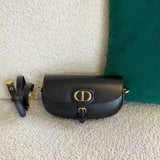 Front view of premium sleek women's handbag – women's luxury accessory
