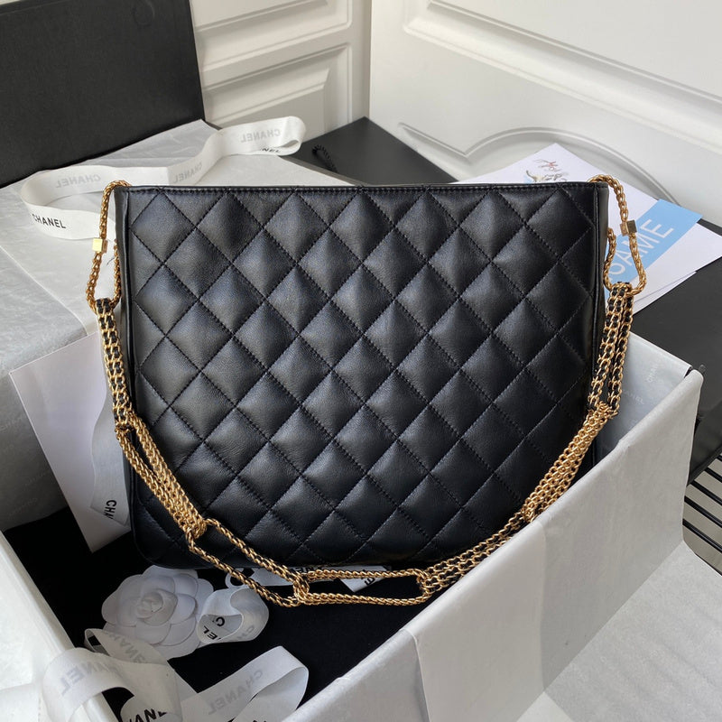  spacious purse view 8