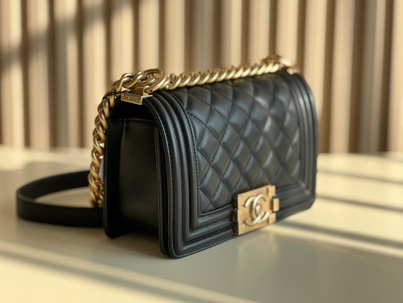  women's handbag, mid design, view 9