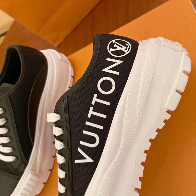 Louis Vuitton shoes Style 394 - texture and material detail