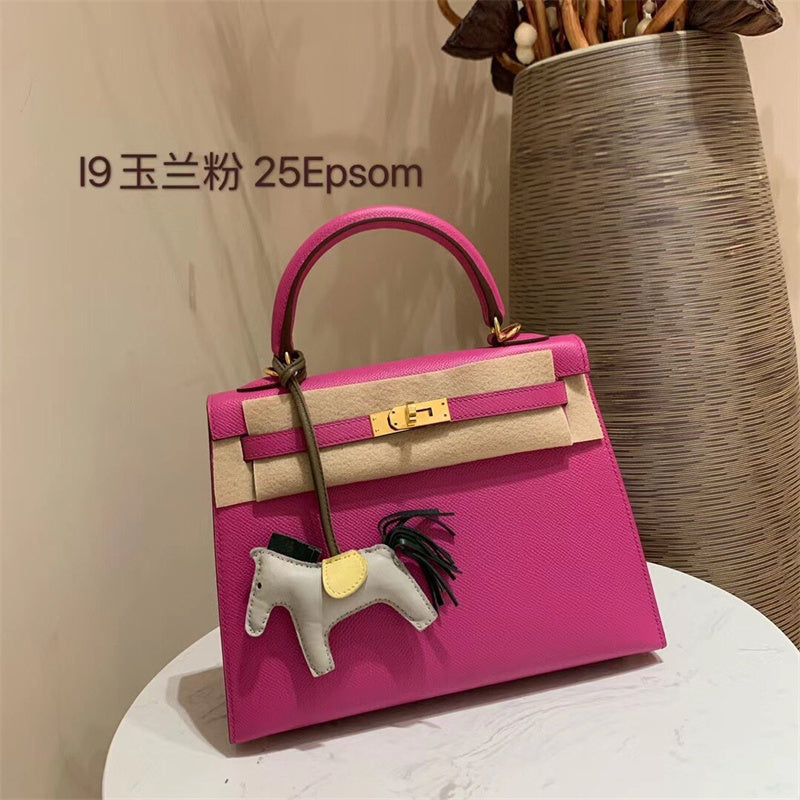  Timeless everyday bag front view