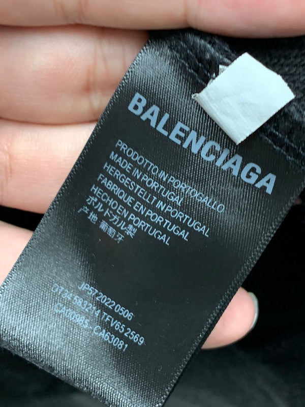 Texture and finish detail of Balenciaga luxury piece style No.526
