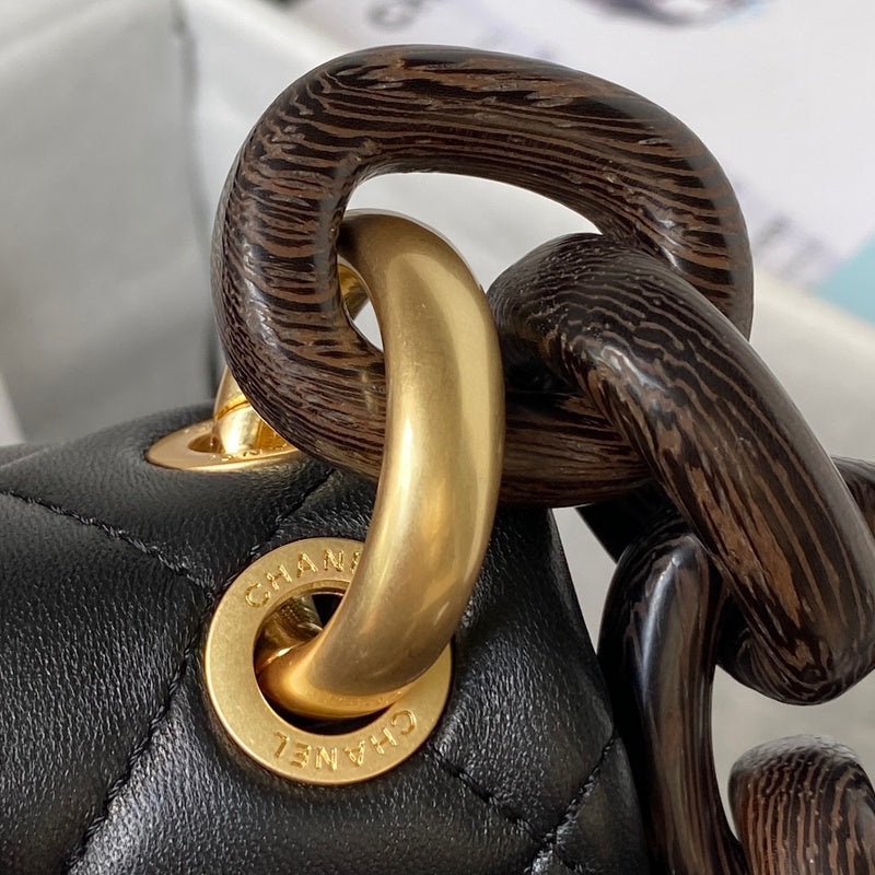 Ziva's Charm handbag – detail view (one versatile size)