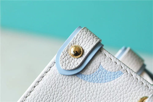  essential tote bag styled with outfit