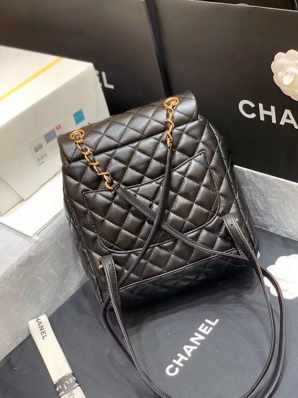 Zivas Charm Streamlined Design Designer Handbag (Considered Detail & Form) – Close-Up Detail