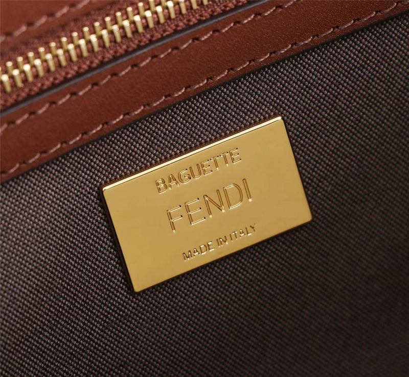 Ziva's Charm handbag – detail view (Standard Size)