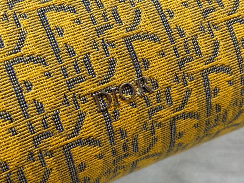 Interior view of everyday-luxe premium women's handbag – women's statement bag
