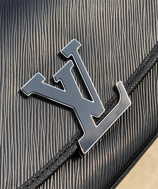  carryall bag close-up of hardware and finish 11