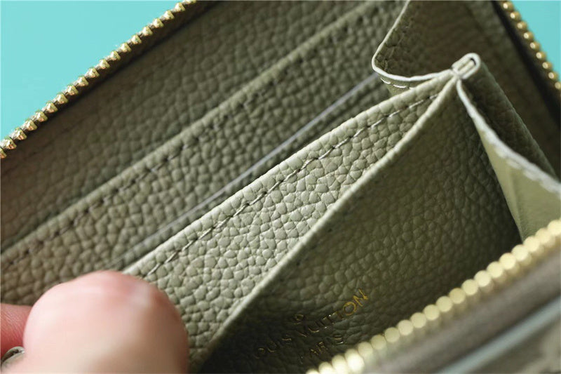  crossbody bag interior and compartment view 9