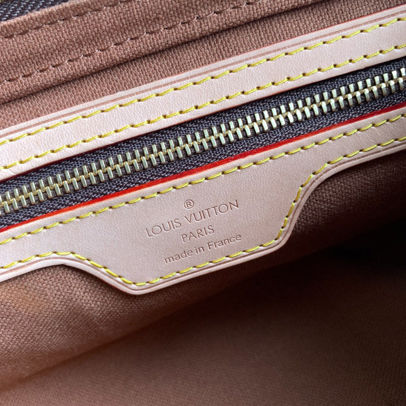 Side profile of modern classic women's handbag – women's premium purse
