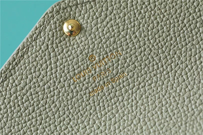  structured bag interior and compartment view 9