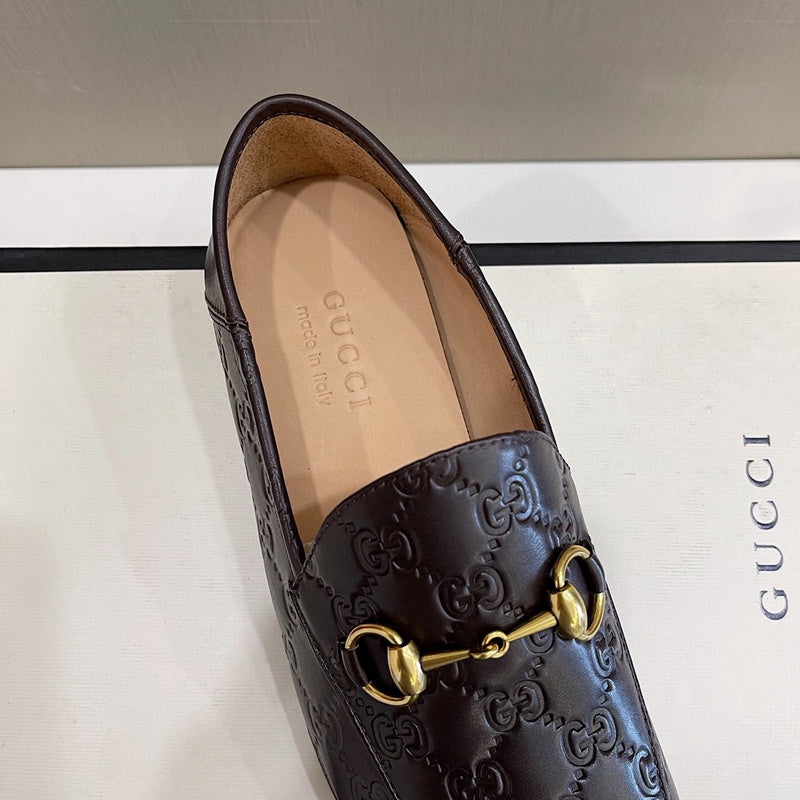 Gucci stone beige luxury sneakers view 4 classic court silhouette