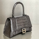 Zivas Charm Classic Sensibility Statement Handbag (Refined Practical Design) – Detail View
