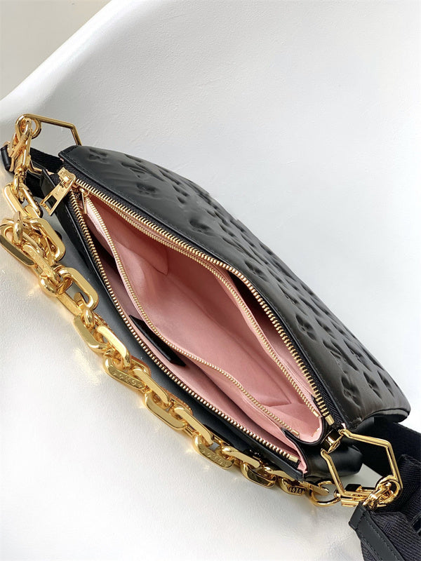  classic everyday bag detail view showing craftsmanship 14
