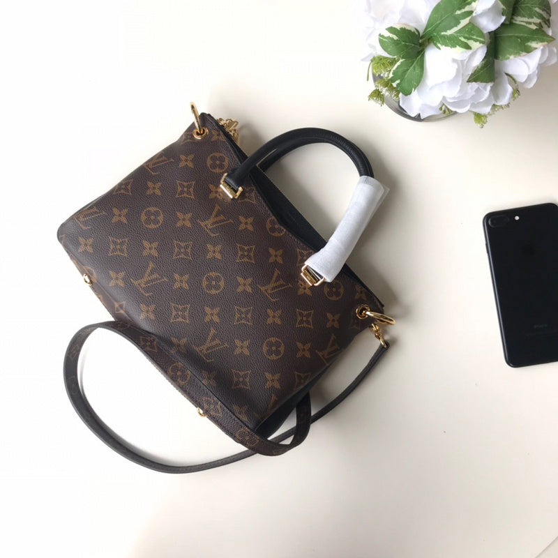 Side profile of everyday-luxe premium women's handbag – women's luxury handbag