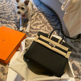  shoulder bag interior and compartment view 9