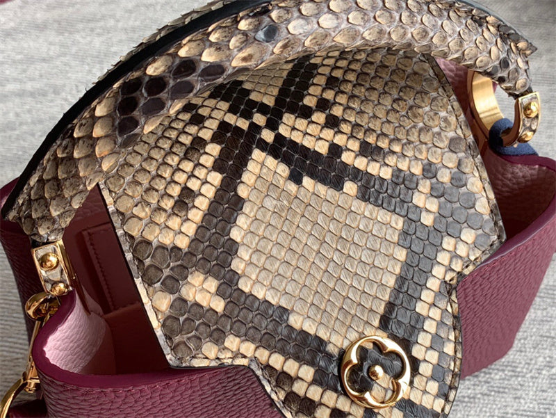  statement shopper bag detail view showing craftsmanship 14