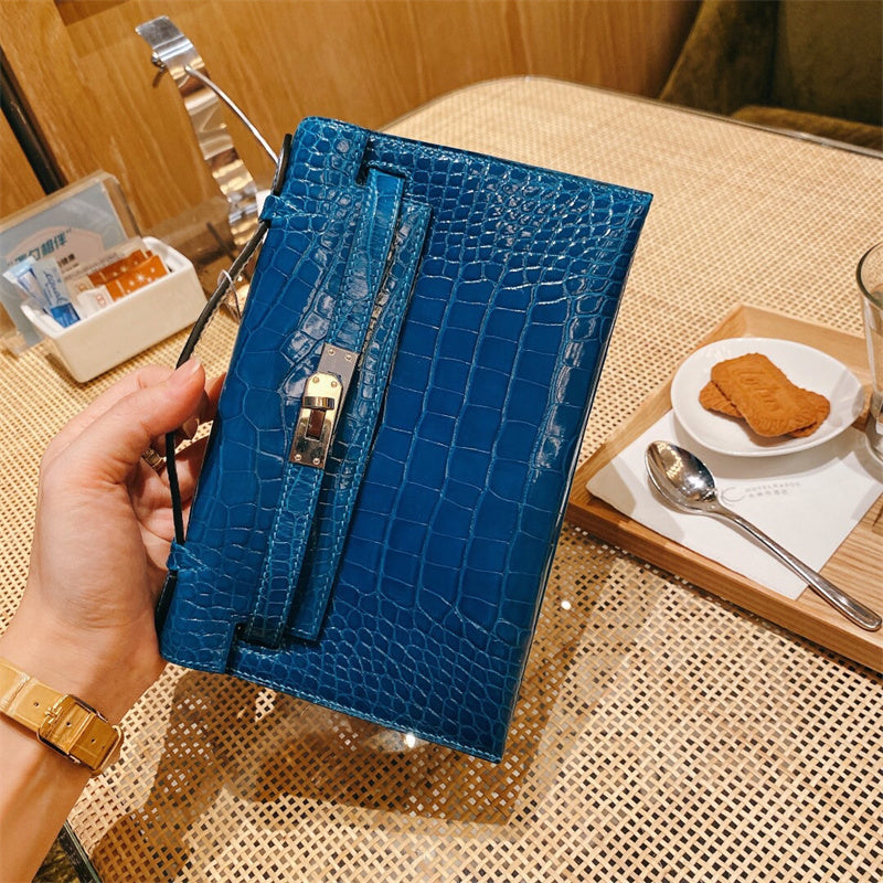  shoulder bag interior and compartment view 15
